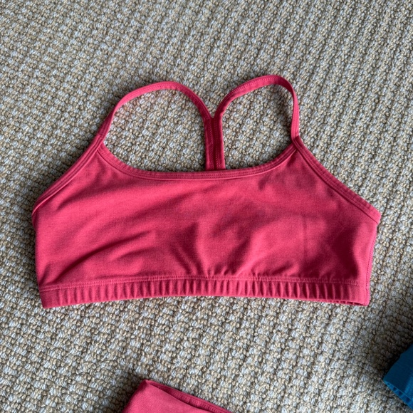 BEYOND YOGA Leggings + 2 Sports Bras | 2-for-1! - Picture 10 of 13